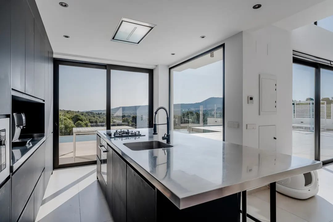 Villa de luxe à Benitachell : espace et intimité près de Moraira