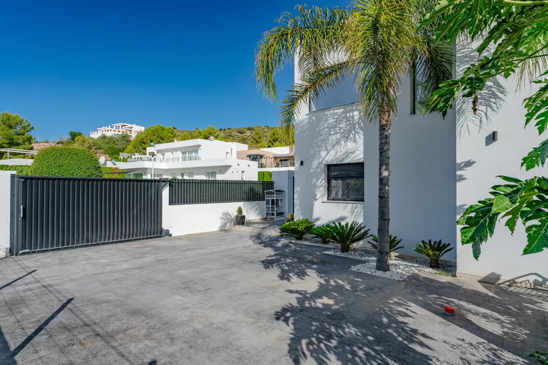 Villa de luxe à Benitachell : espace et intimité près de Moraira