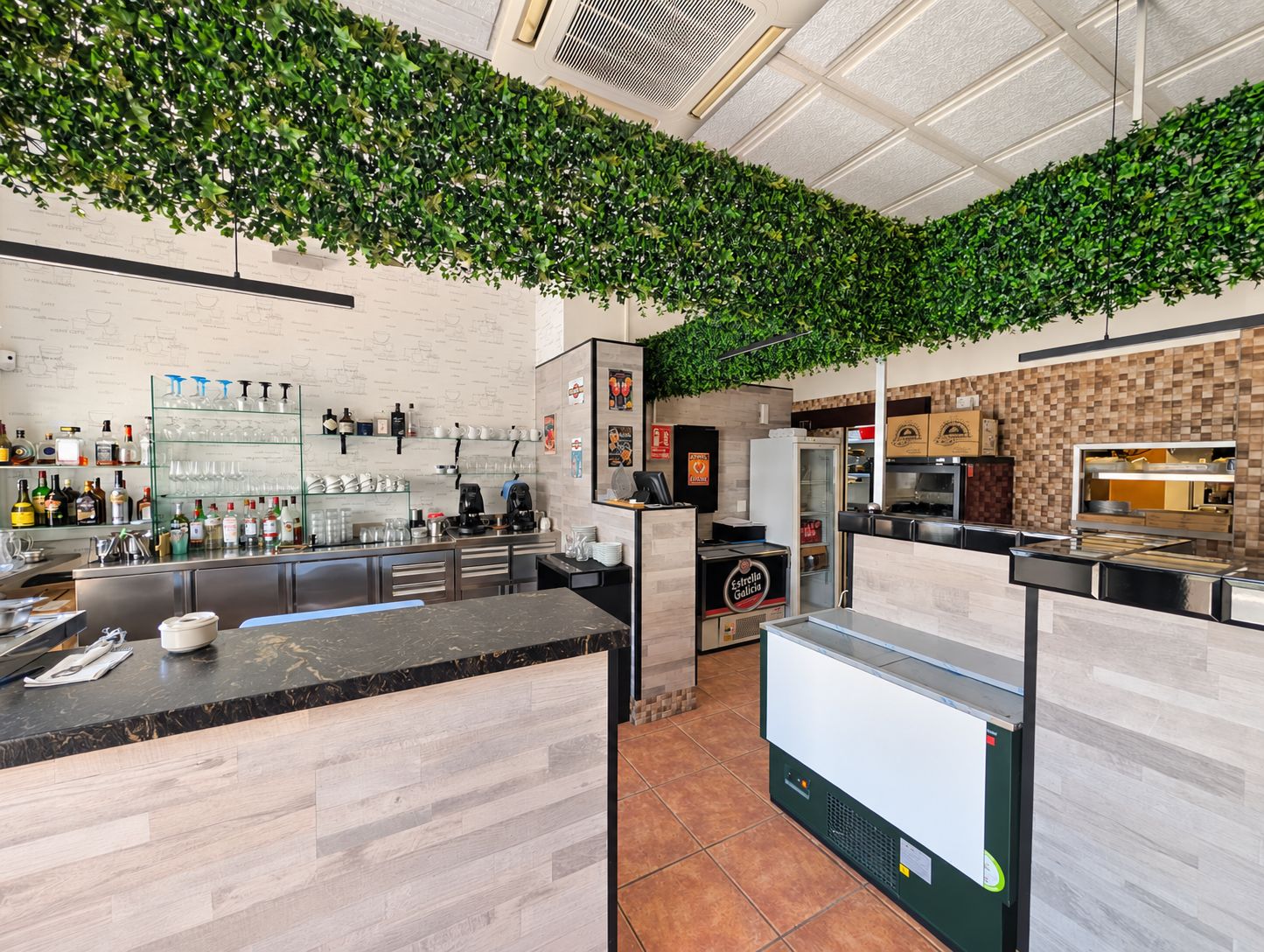 Fonds de commerce de restaurant à vendre à Moraira : pizzeria italienne équipée