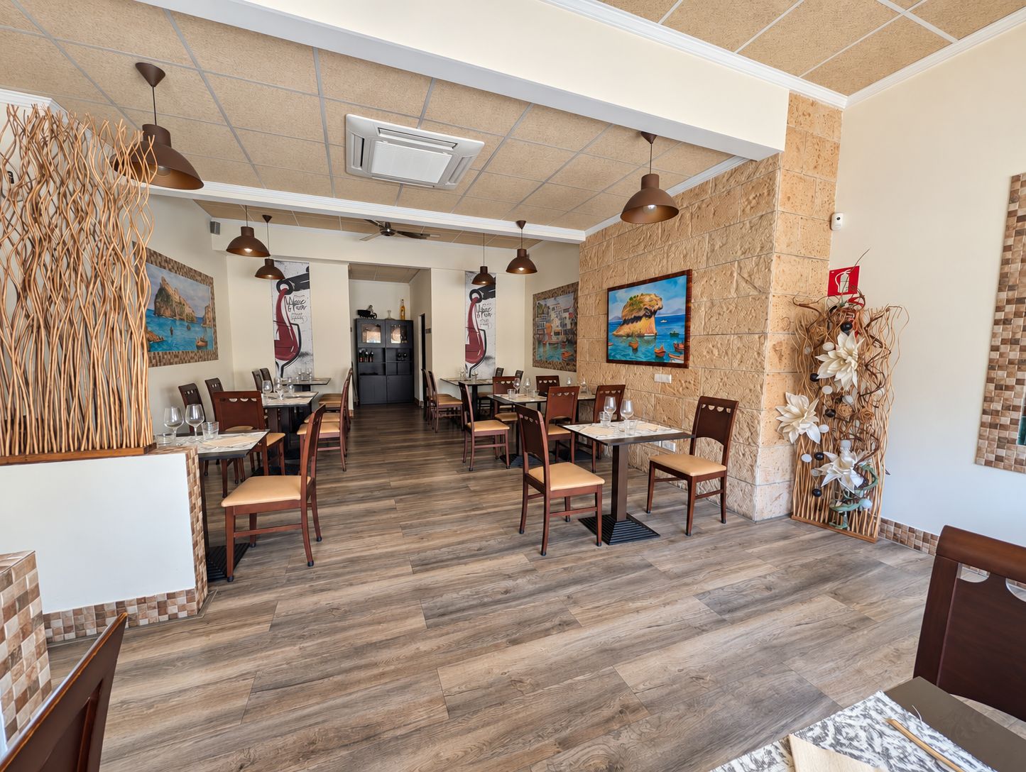 Fonds de commerce de restaurant à vendre à Moraira : pizzeria italienne équipée